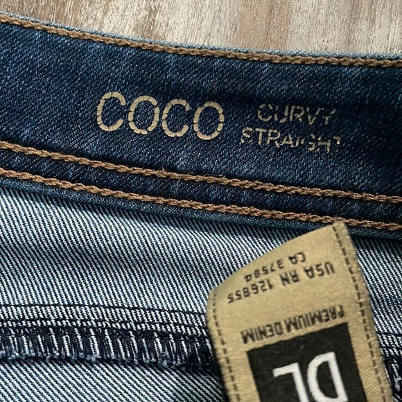 DL1961 Coco Curvy Straight Jeans Solo Dark Wash - Picture 5 of 11